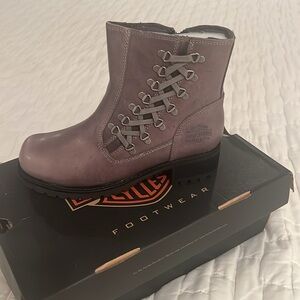 NWT Harley Davidson Grey Hackley boots, size 7.5